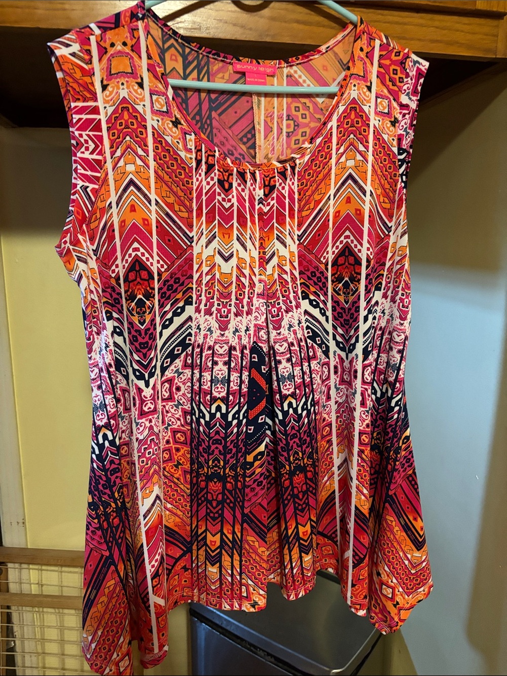 Sunny Leigh Multicolor Geometric Sleeveless Tank - Pink & Orange
